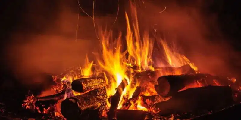 Nằm mơ thấy lửa - Con số lô đề may mắn bạn nên thử 4 Những con số tài lộc liên quan khi nằm mơ thấy lửa