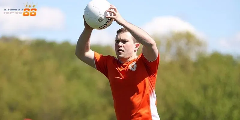 Bật mí mẹo soi kèo ném biên chuẩn